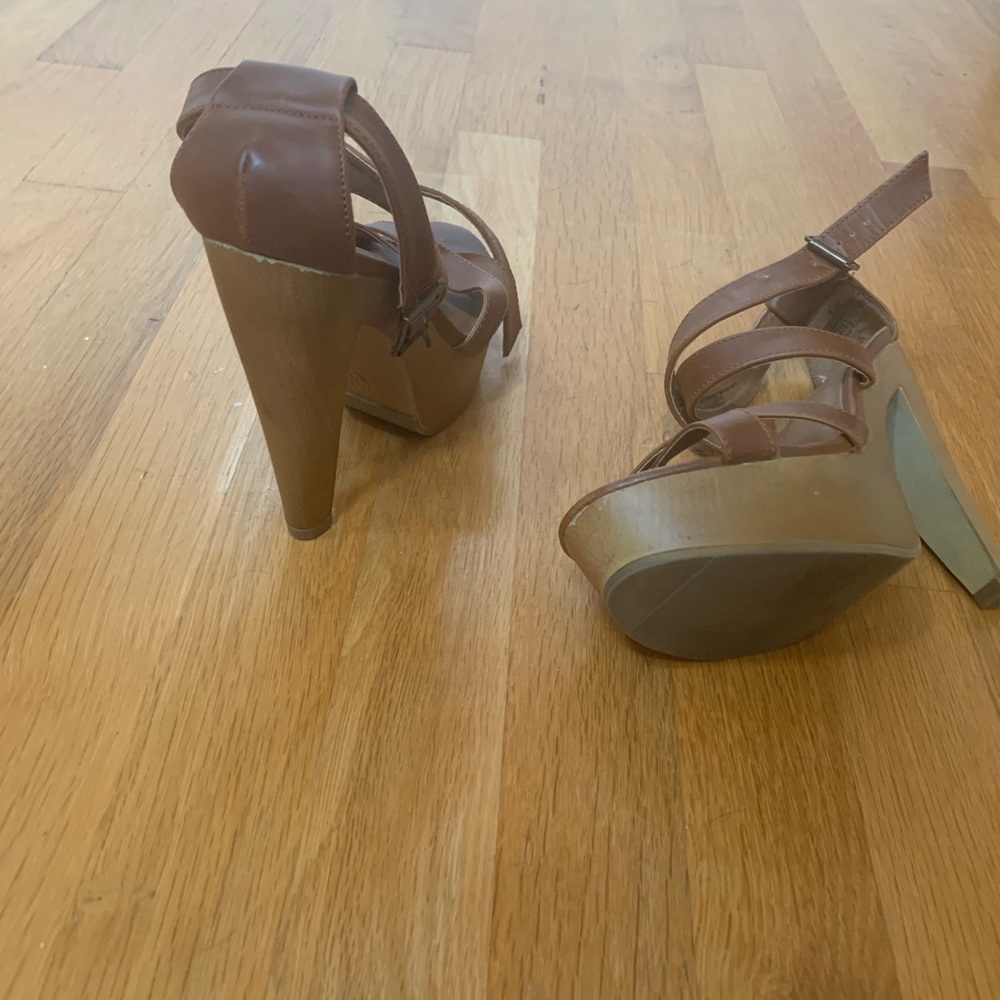 Size 5.5 Mossimo strappy heels - thrifted